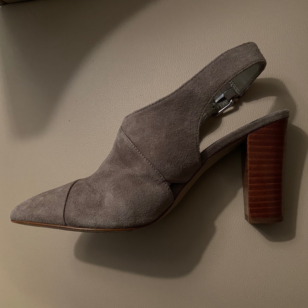 Women's Tahari Adonna sandals